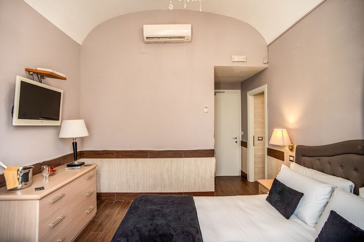 Room 42 of 68