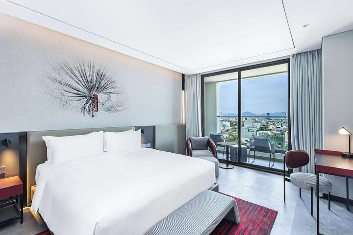 Room 18 of 110