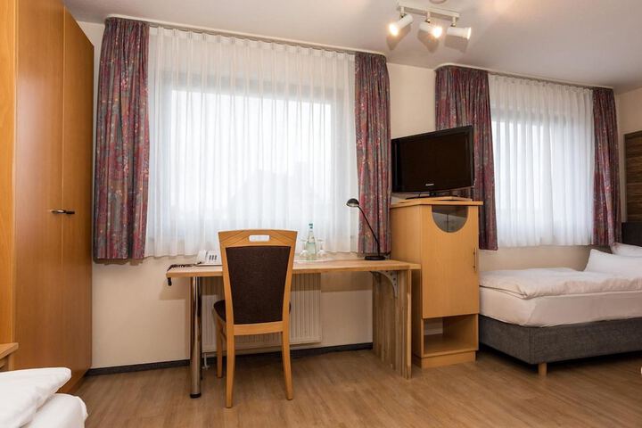 Room 18 of 39