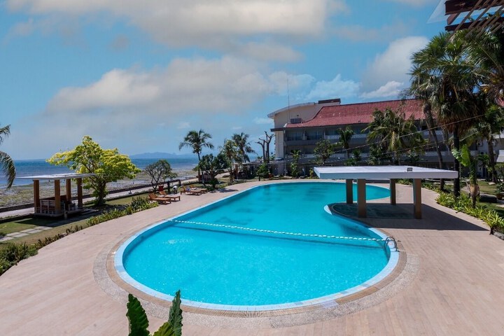 Pools & Facilities