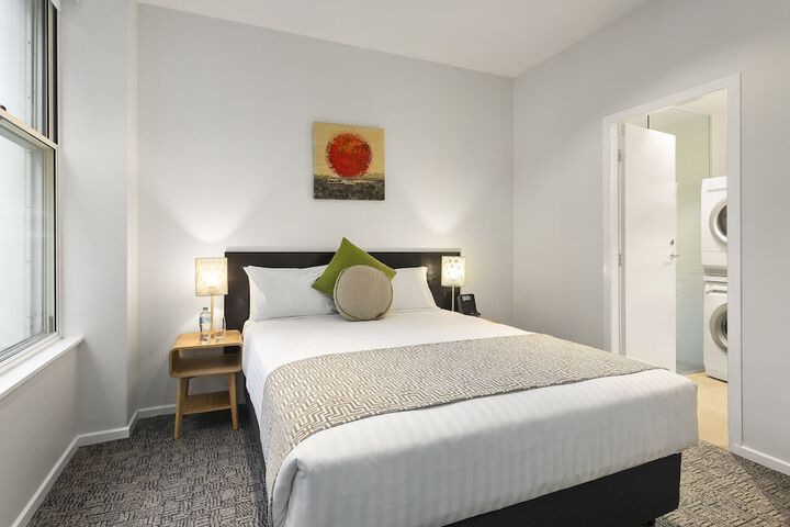 Room 4 of 32
