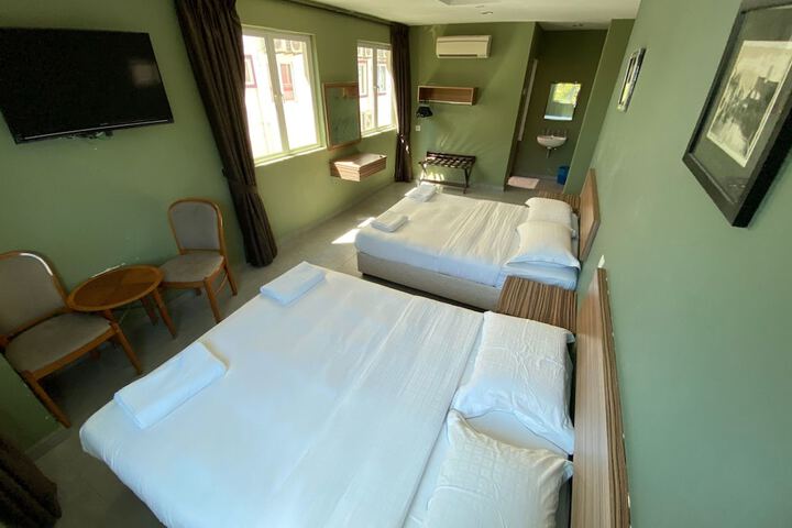 Room 21 of 31