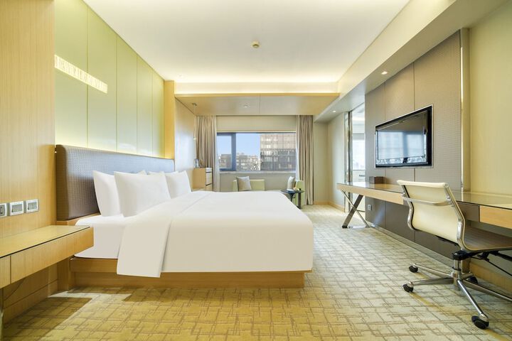 Room 8 of 53