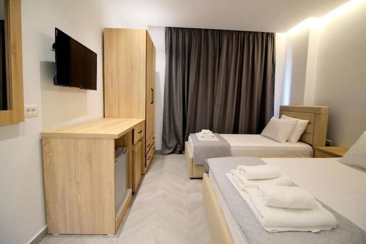 Room 42 of 96