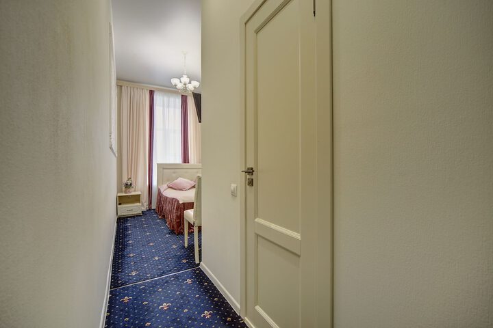 Room 53 of 58