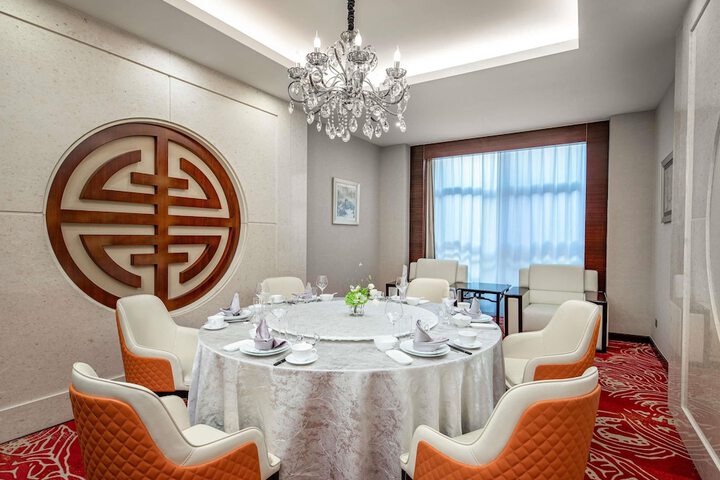 Dining 75 of 133