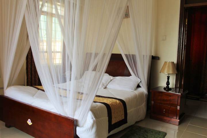 Room 15 of 114