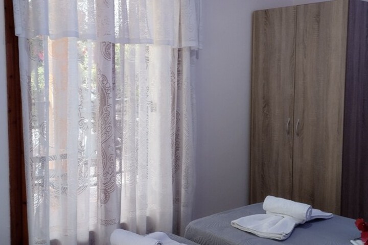 Room 27 of 129