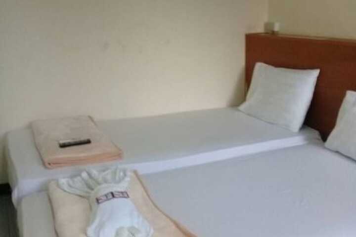 Room 43 of 86