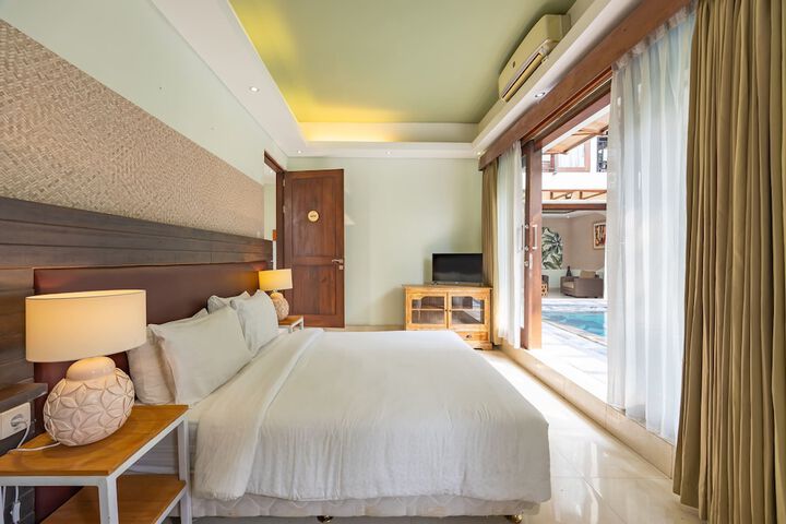 Room 21 of 35