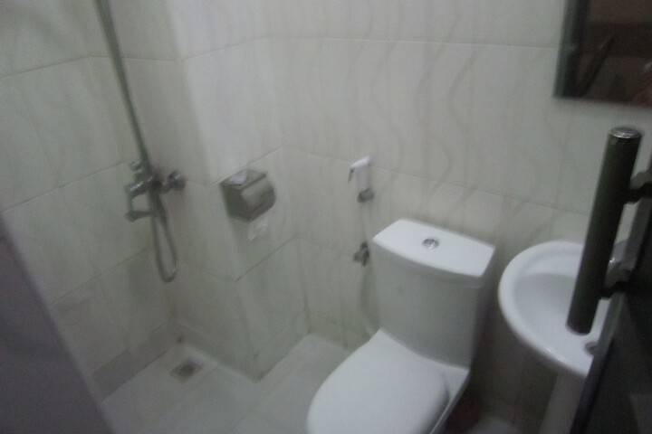 Room 27 of 33
