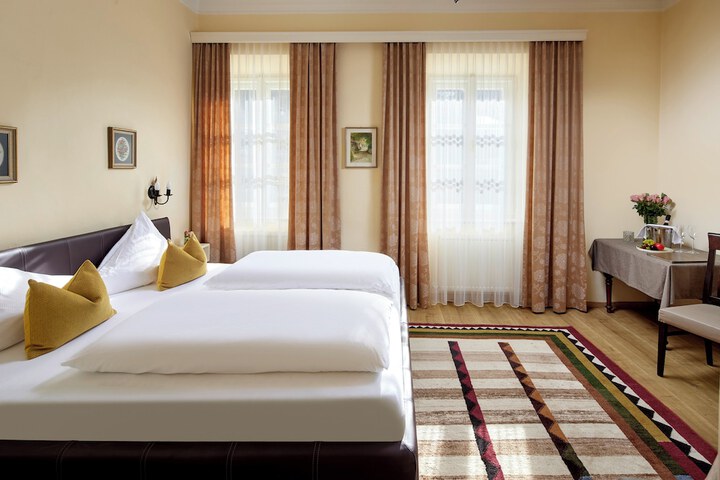Room 32 of 104