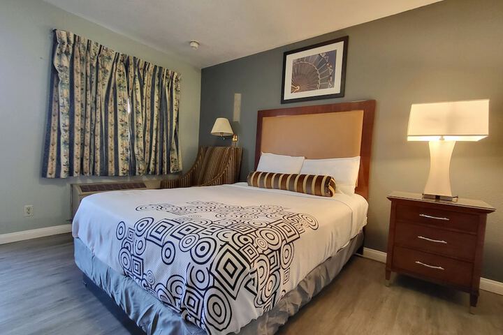 Room 6 of 31
