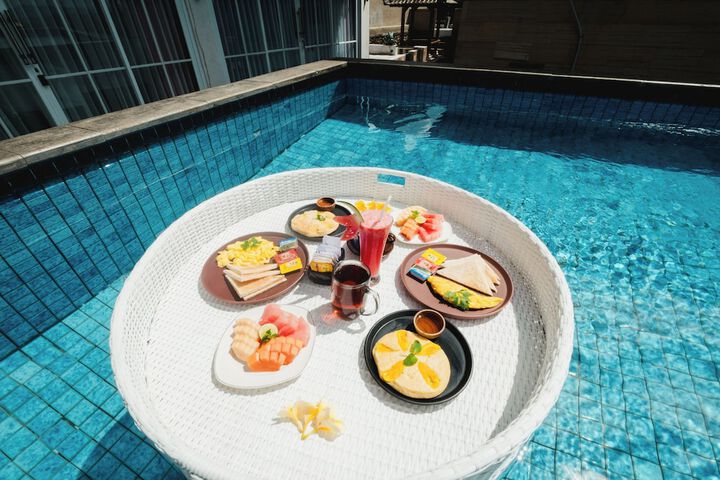 Pool 42 of 87
