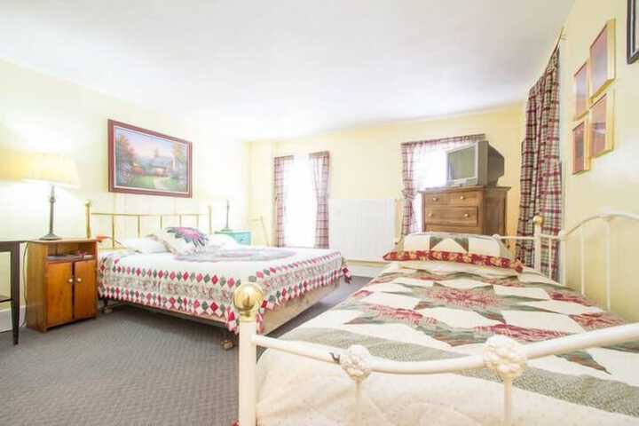 Room 102 of 165