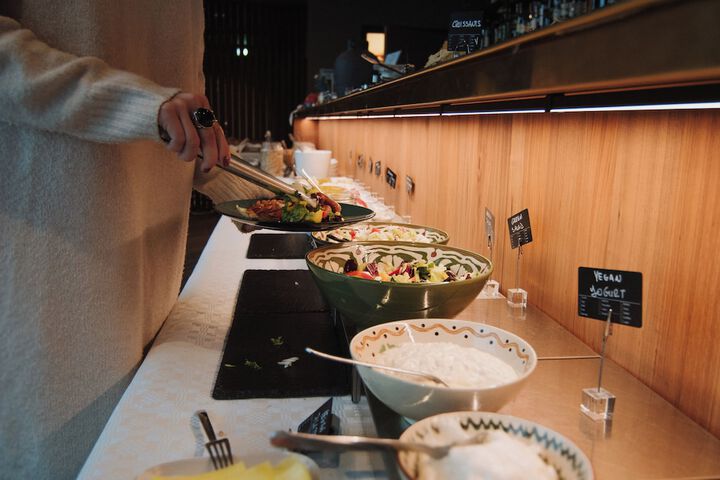 Dining 48 of 56