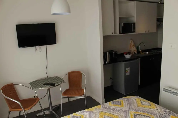 Room 3 of 20