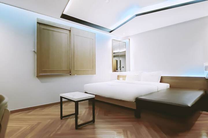 Room 17 of 89