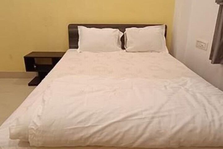 Room 12 of 19