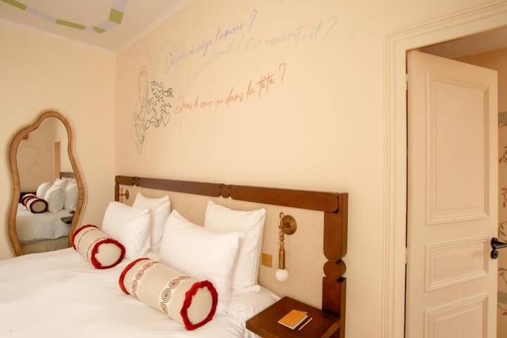Room 21 of 42