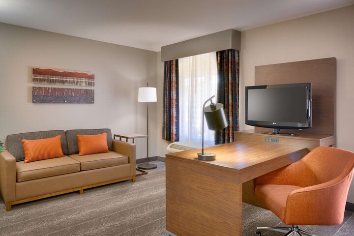 Room 12 of 38