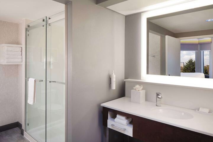 Room 20 of 28