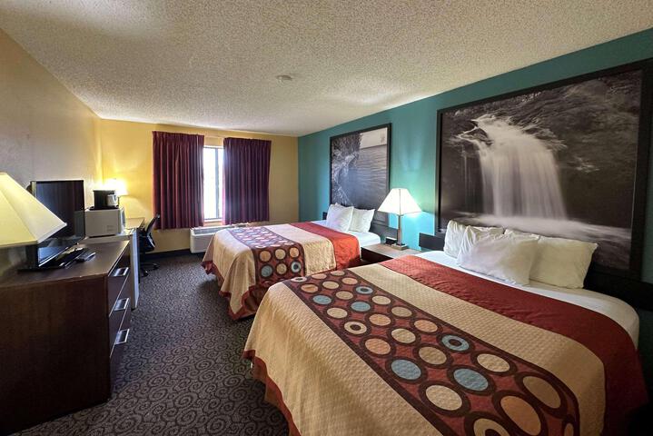 1 Queen Bed Accessible Room (11 of 13)