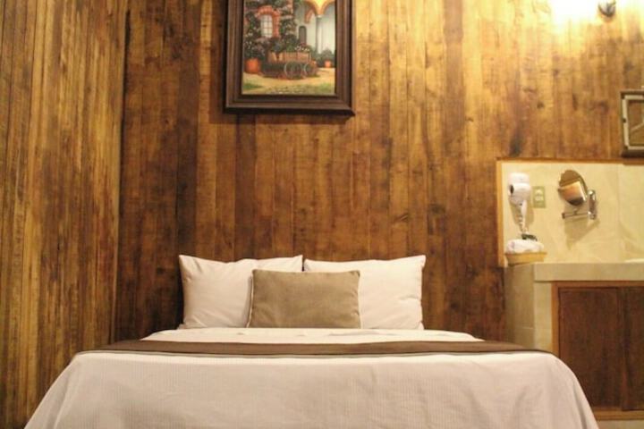 Room 25 of 38