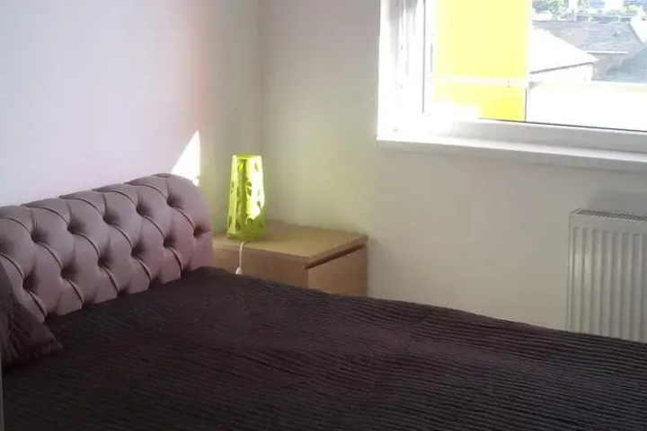 Room 2 of 9