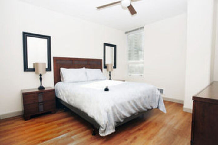 Room 6 of 30