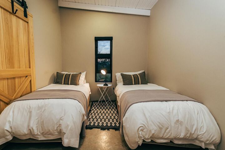 Room 31 of 242