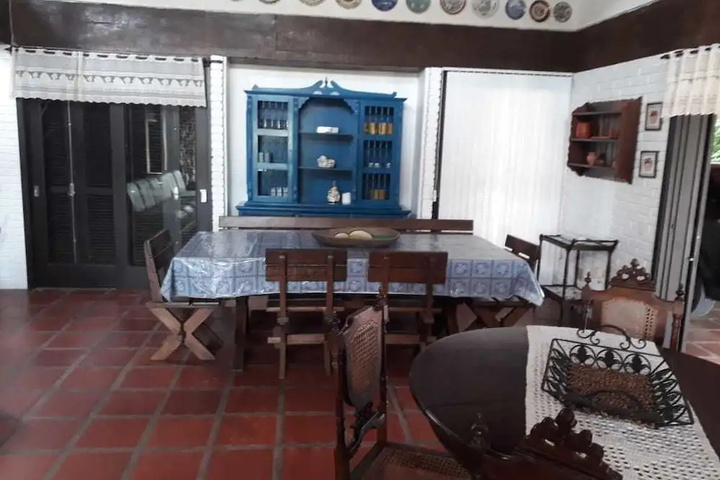 Room 10 of 22