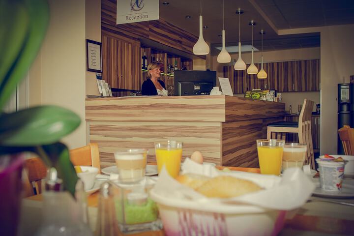 Food court