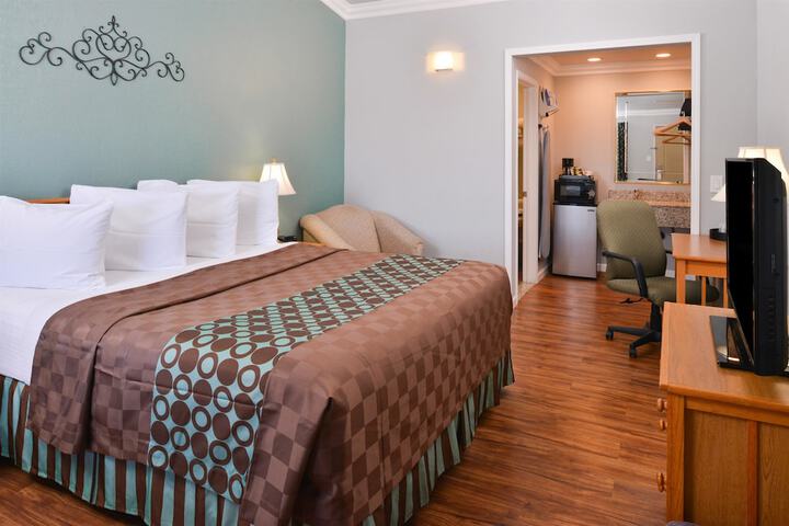 Standard King Bed Accessible (1 of 12)