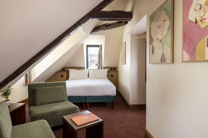 Room 9 of 41
