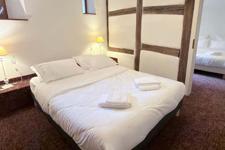 Room 6 of 23