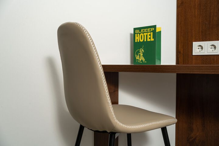 Room 9 of 31