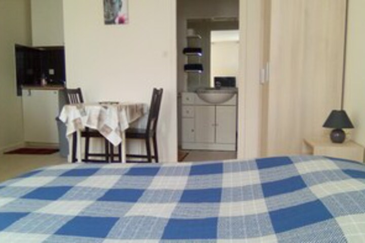Room 13 of 17