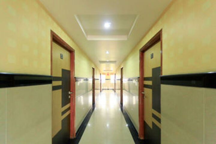Ballroom/Hall 8 of 9
