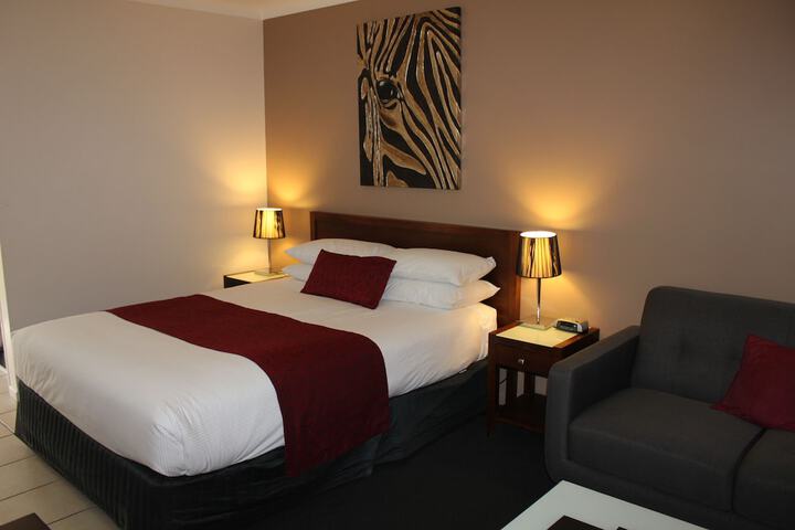 Room 4 of 83