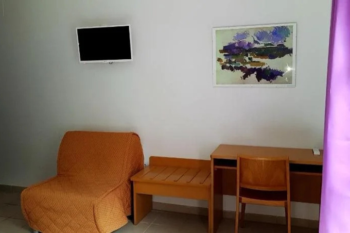Room 3 of 11