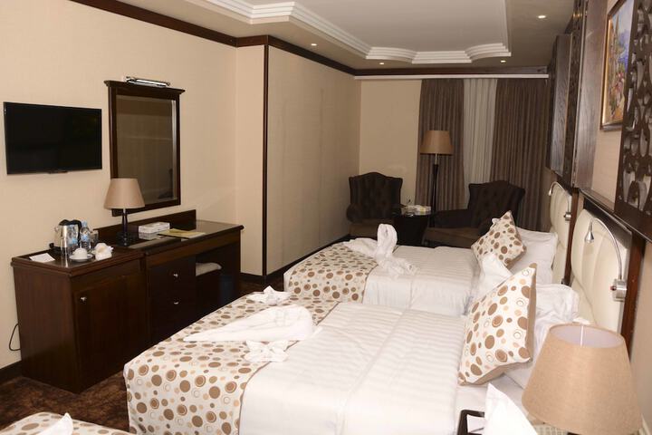 Room 9 of 43