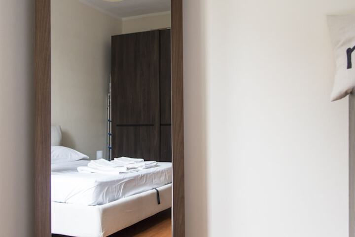 Room 6 of 35