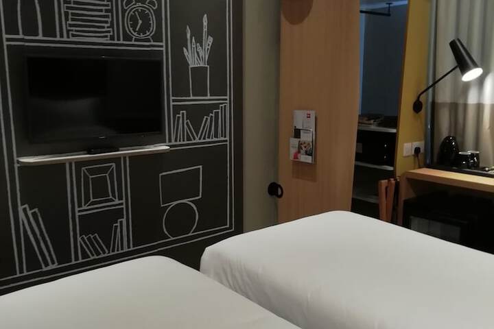 Room 14 of 112