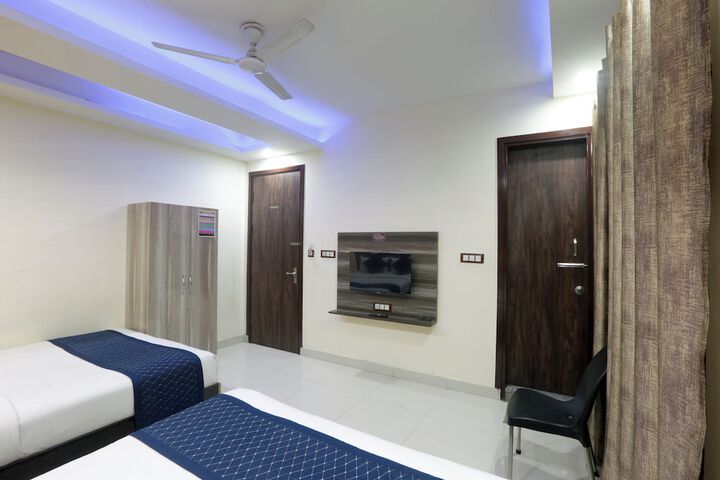 Room 14 of 36