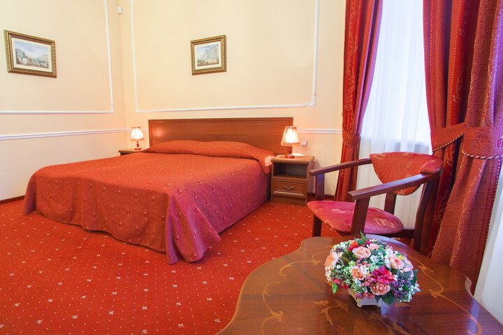Room 8 of 34