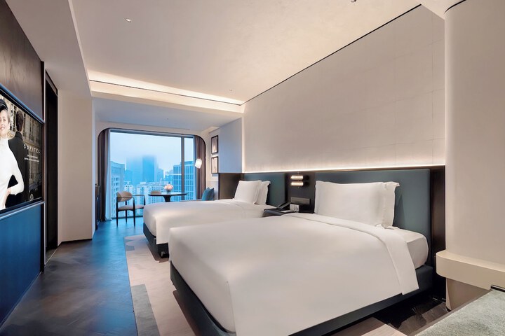 Room 25 of 61