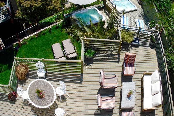 Sundeck 14 of 17