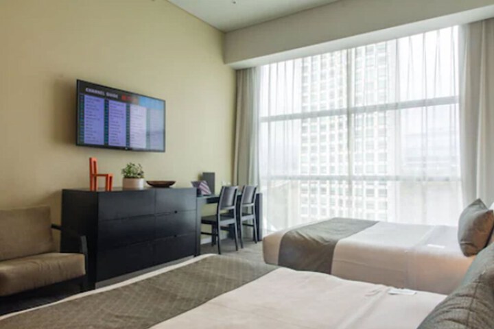 Room 8 of 48