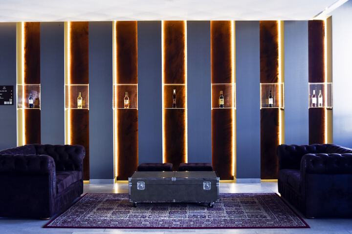 Guest Lobby